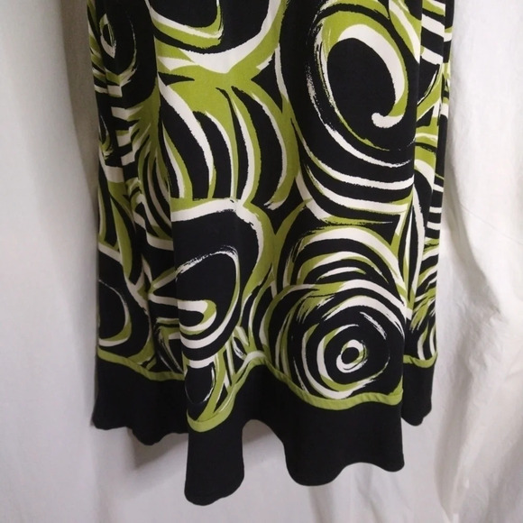 𝅺SALE! Pretty Dress EUC ❤️ - Picture 4 of 9